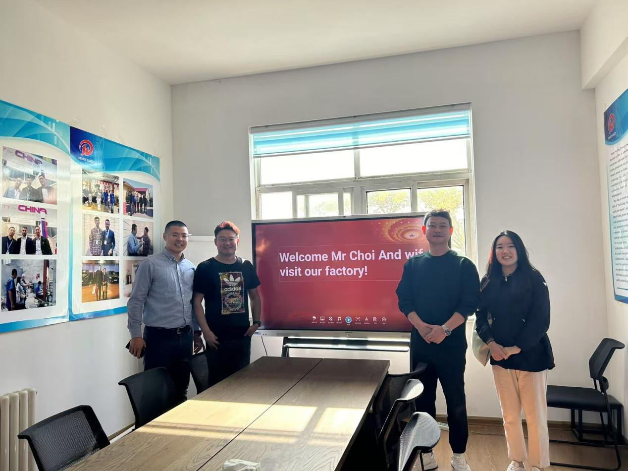 Корея клиенттері біздің зауытқа барады