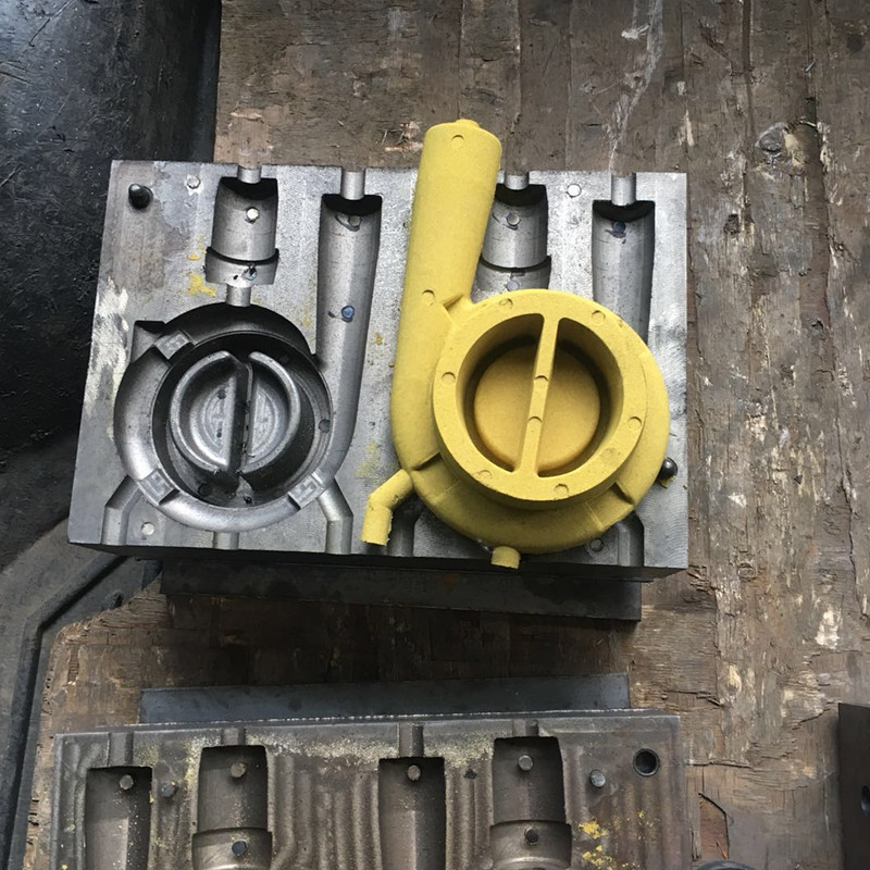 Жазда қапталған құм технологиясын қолдана отырып, құймалар өндірісі кезінде ылғалдылықтың жоғарылауына қалай жол бермеу керек?